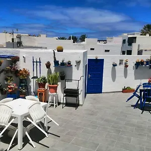 Cozy House In + Terrace Hébergement de vacances